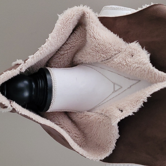 Mifresia Suede Cloth Vest - Picture 2 of 5